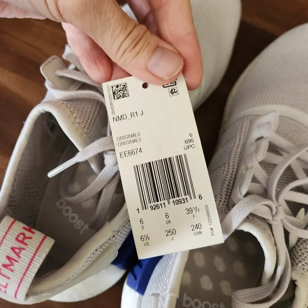Adidas Originals NMD_R1's Running Shoe, 6.5 US Unisex Big Kid